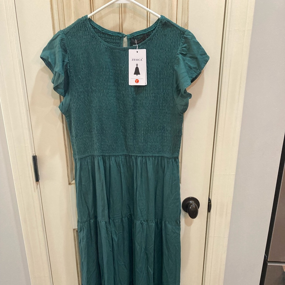NWT! Zesica Green Maxi Dress Tiered Smocked Bodice Short Sleeve womens L